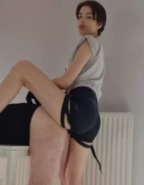anyone knows her name?