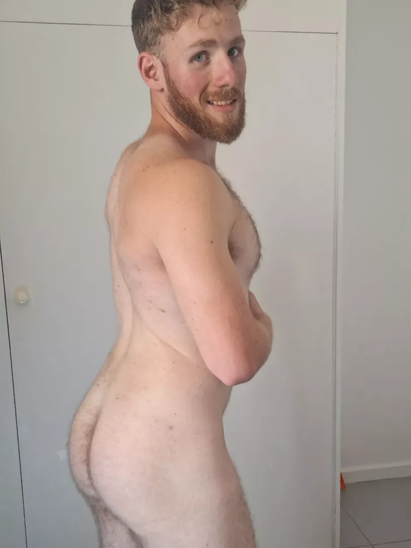 Anyone like big booty blondes? 