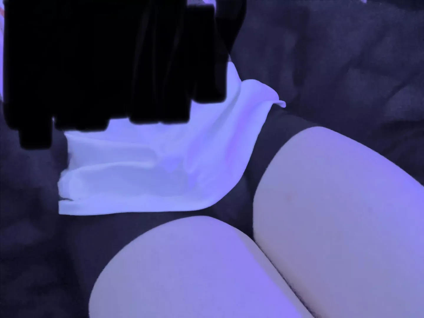anyone like thicc thighs? 🤭