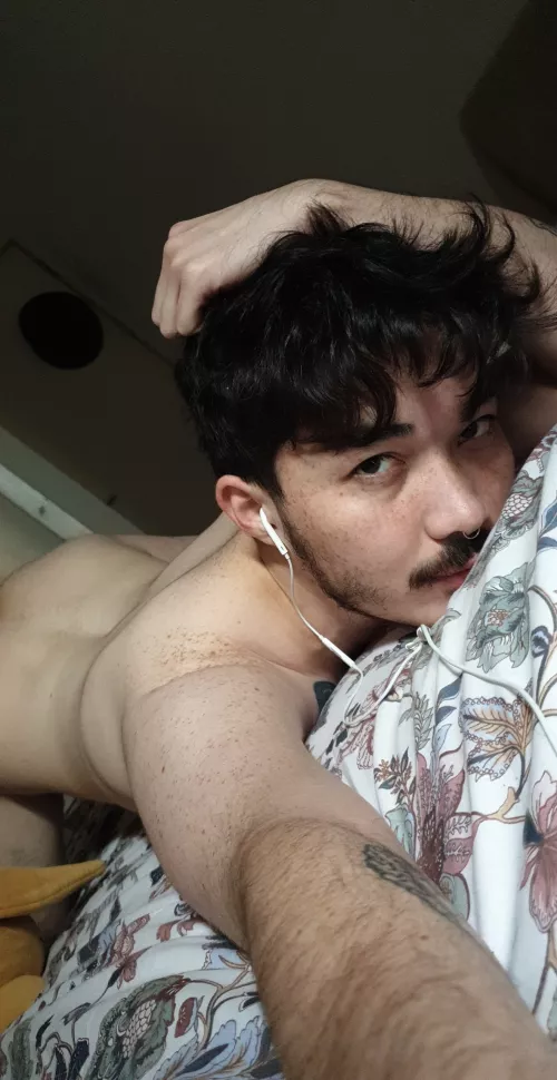 anyone on psn or switch ?☺