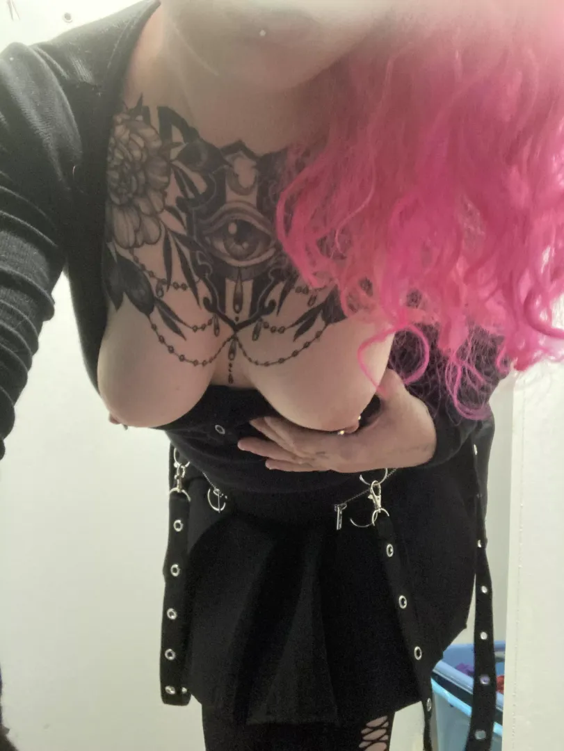 anyone order a cute goth gf?