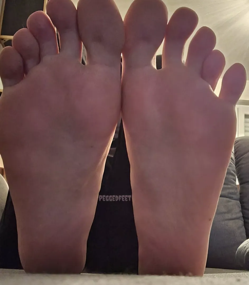 Anyone still like bare feet? 🤔