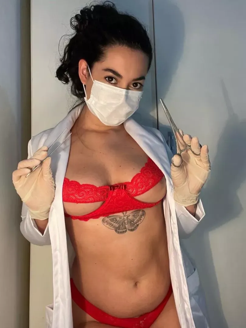 Anyone there in need of a suture? 💉