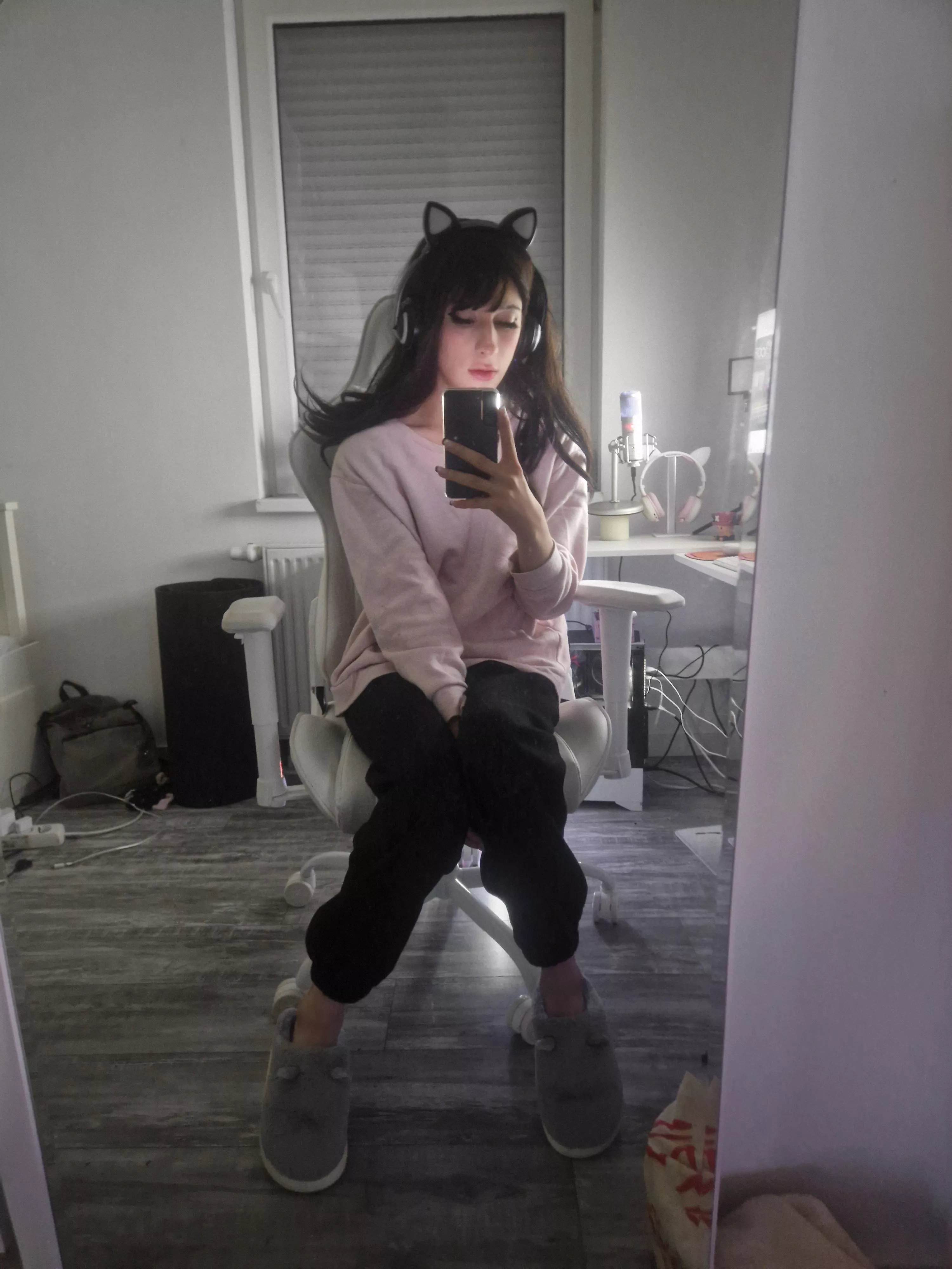 anyone wanna cuddle? :c