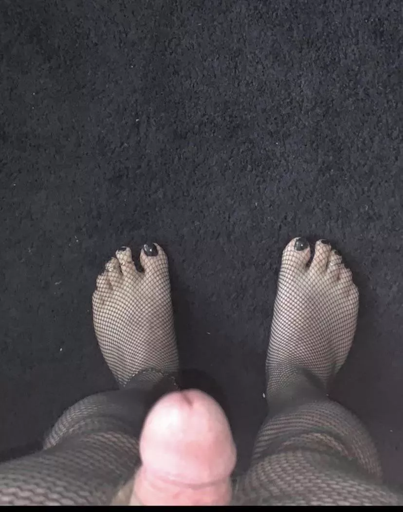 Anyone wanna help me cum?