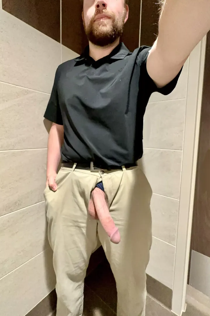 Anyone wanna meet me on my lunch break? [35]