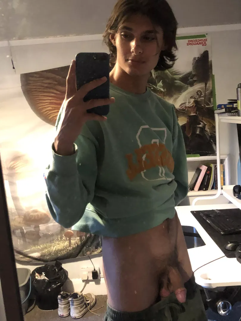Anyone want a gamer boyfriend?