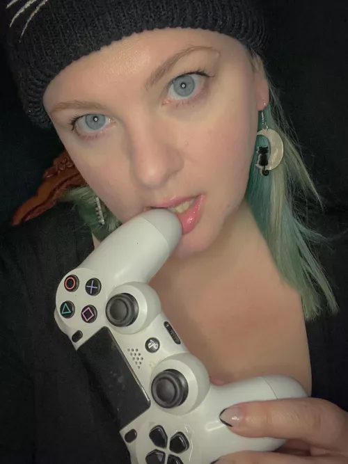 Anyone want to play some games tonight? 🎮