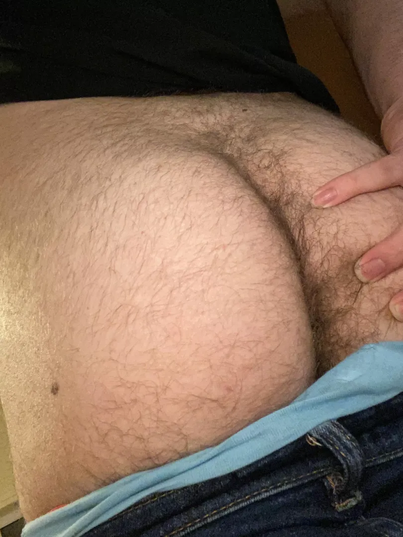 Anyone want to rail by bi virgin ass? [19]