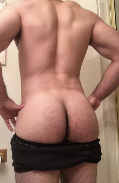 Anyone who wanna cumm in this virgin ass dm