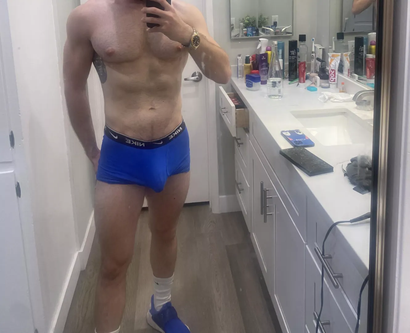 Anyone with bulge underwear kink ?