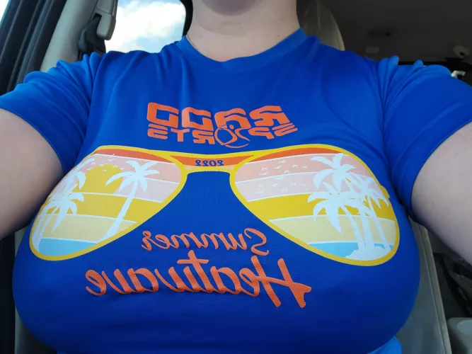 Apparently a kids medium shirt is a sports bra for me 🤭