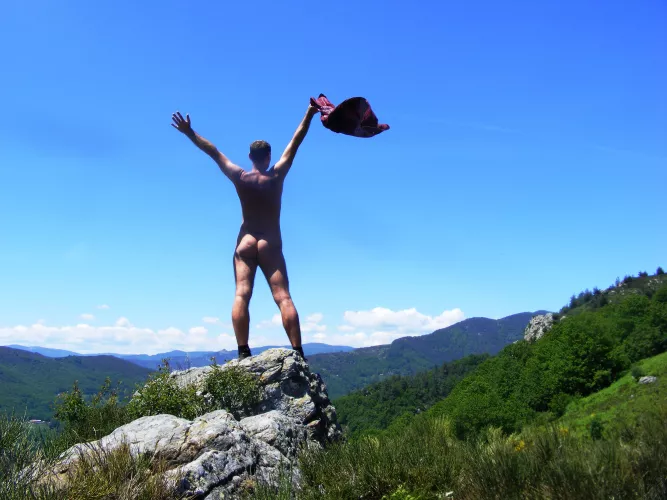 Ardeche hilltop nude [M]