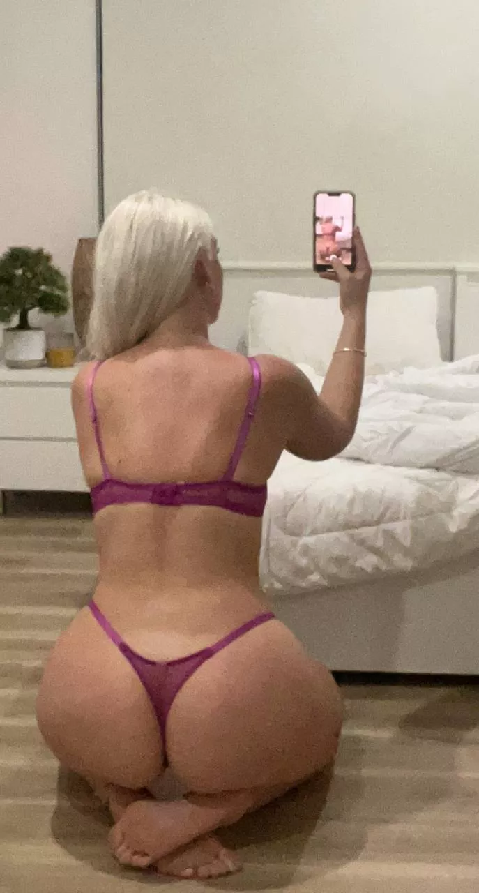 Are big bums allowed?! :)