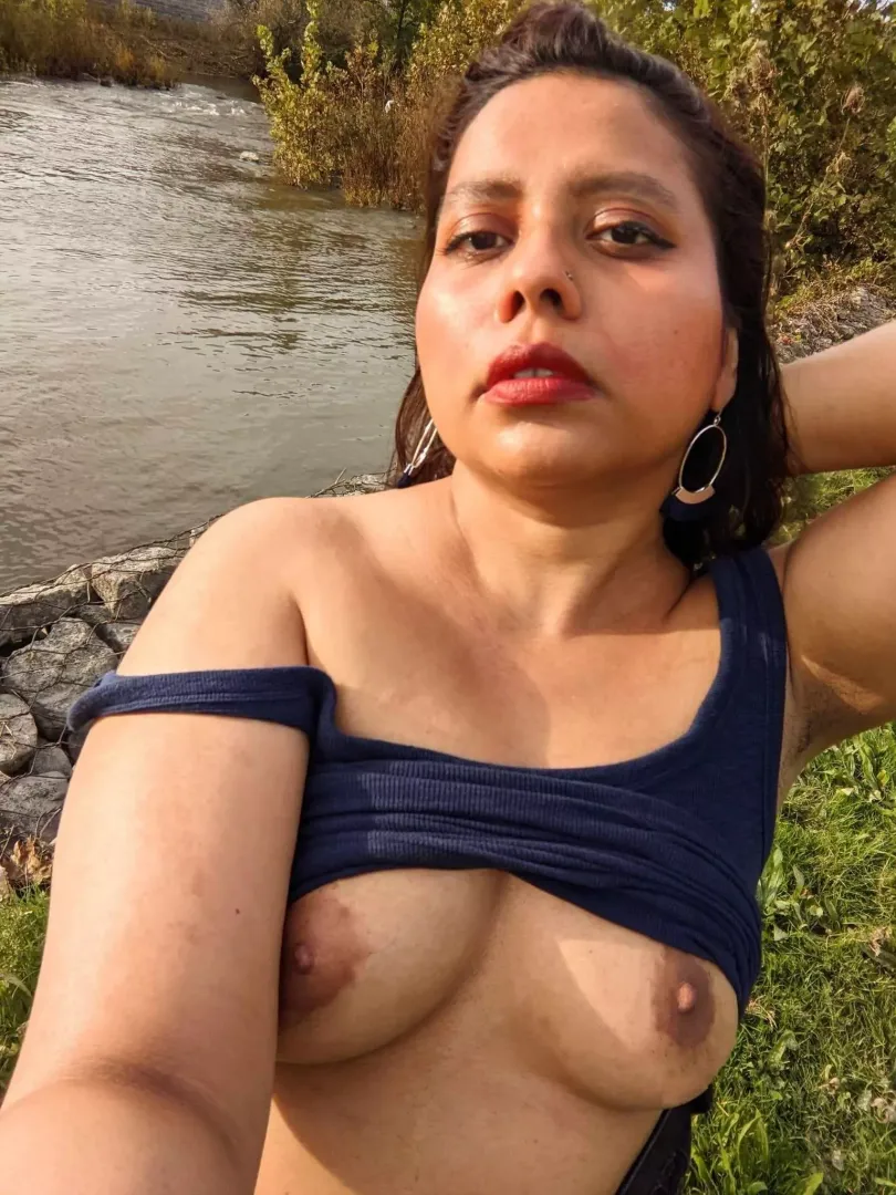 Are desi women who like to flash in public your type? 