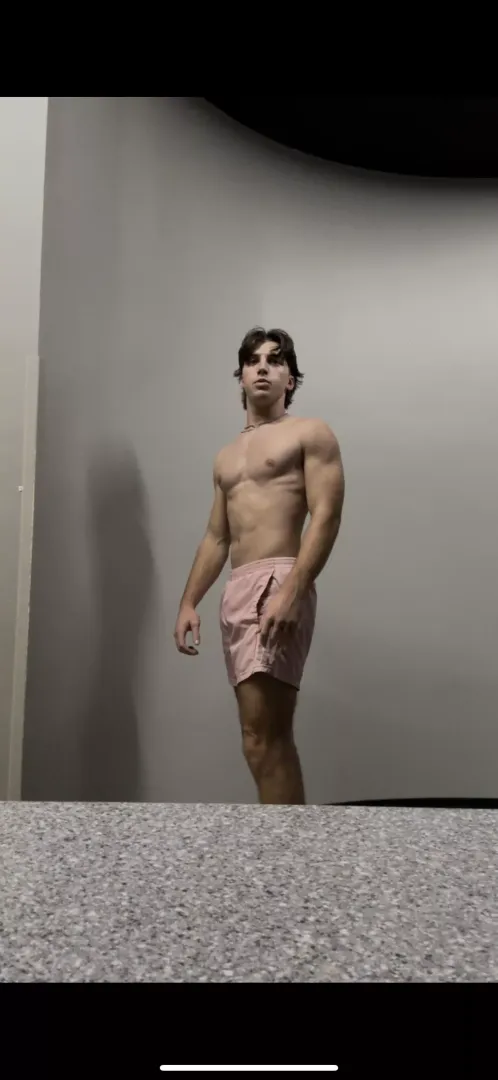 are gym pics allowed? ;)