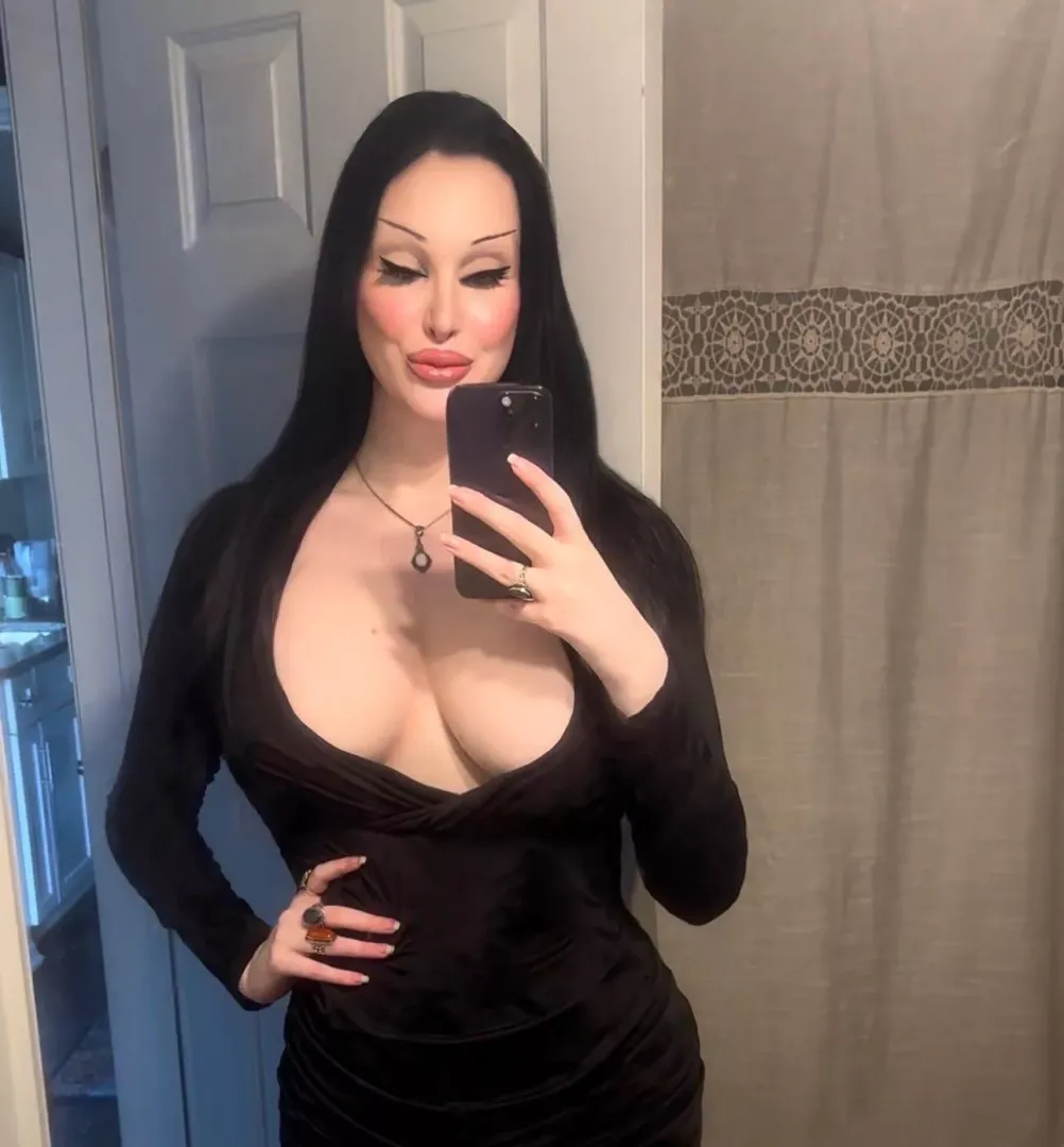Are my 850cc cleavage distracting? I think my tits still need to be 3x more massive!