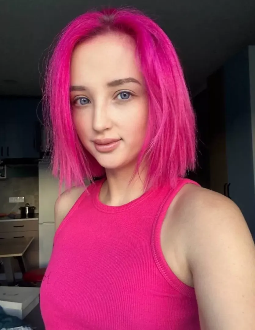Are my matching hair and tee sexy?