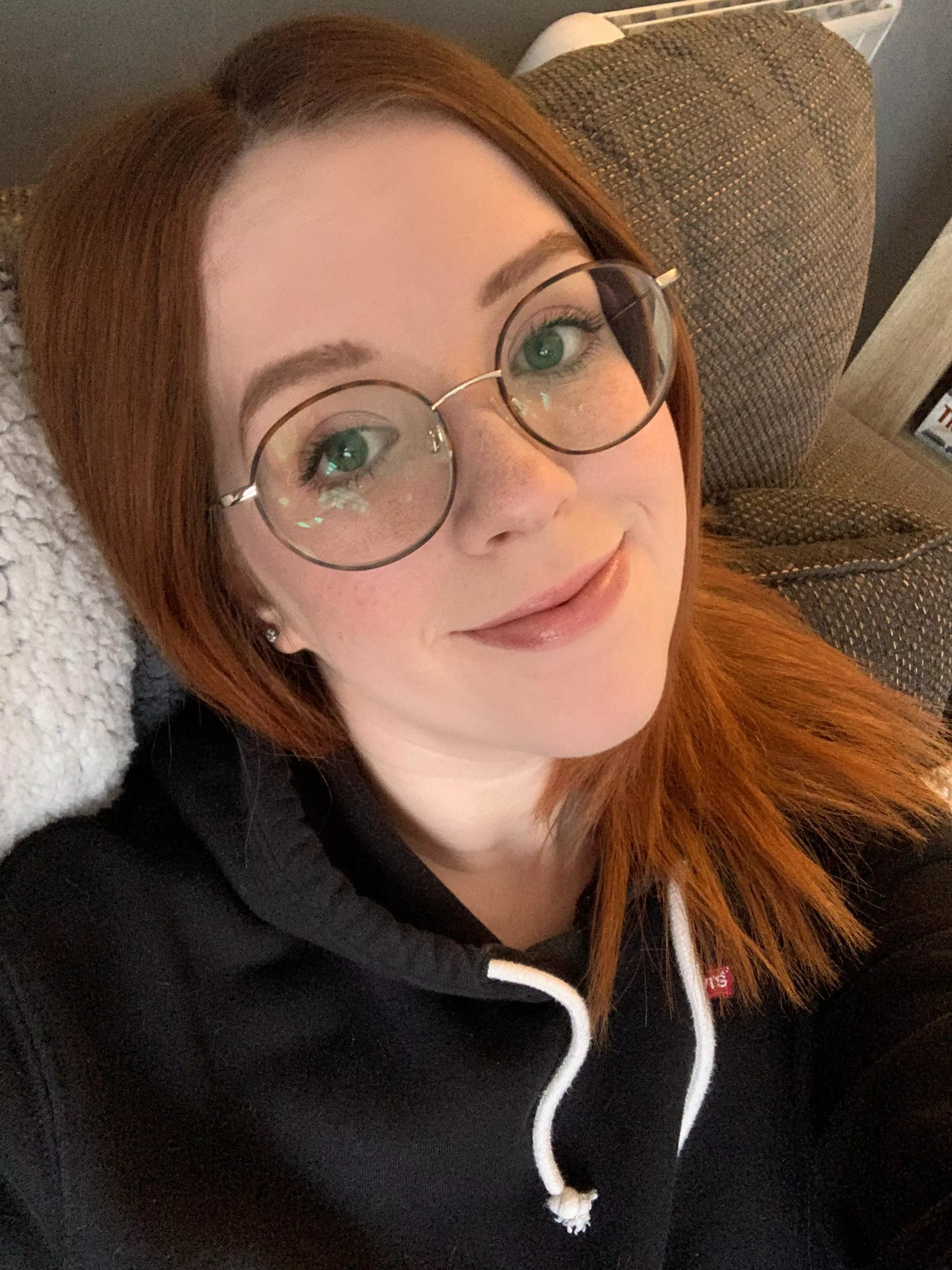 Are SFW girls in glasses welcome here… 🙈❤️ I’m Katie and I ran out of contacts!