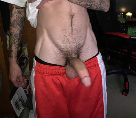 are there cowgirls in the area? 🤠