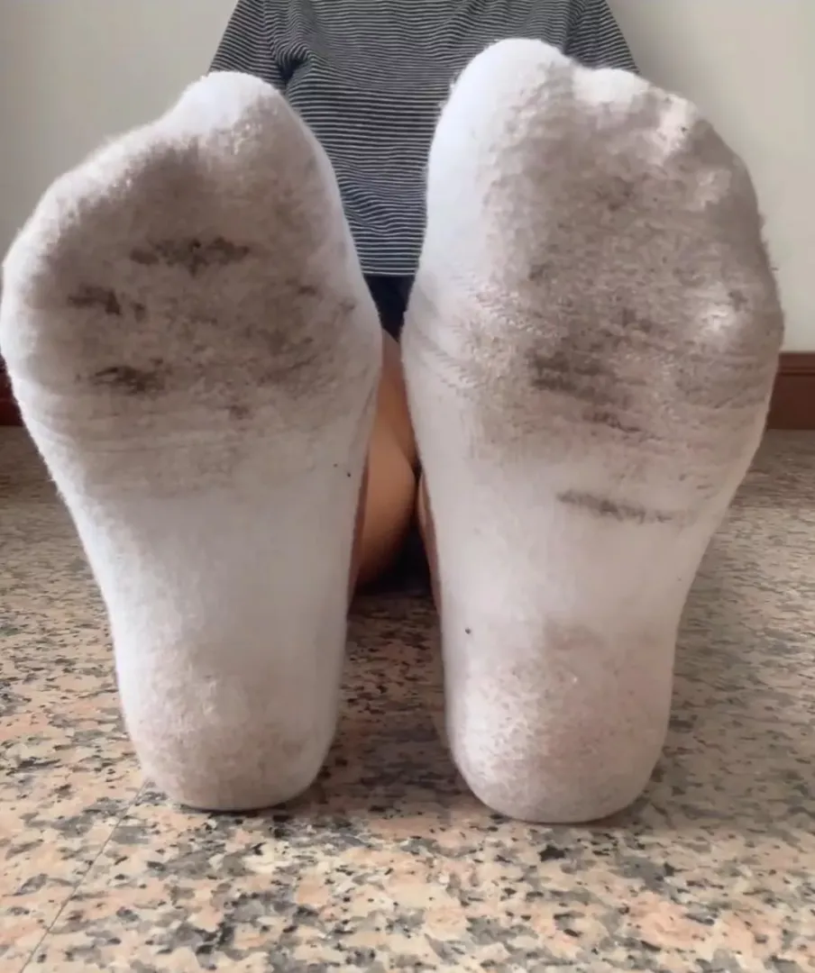 Are you able to clean my socks for me ? 😇