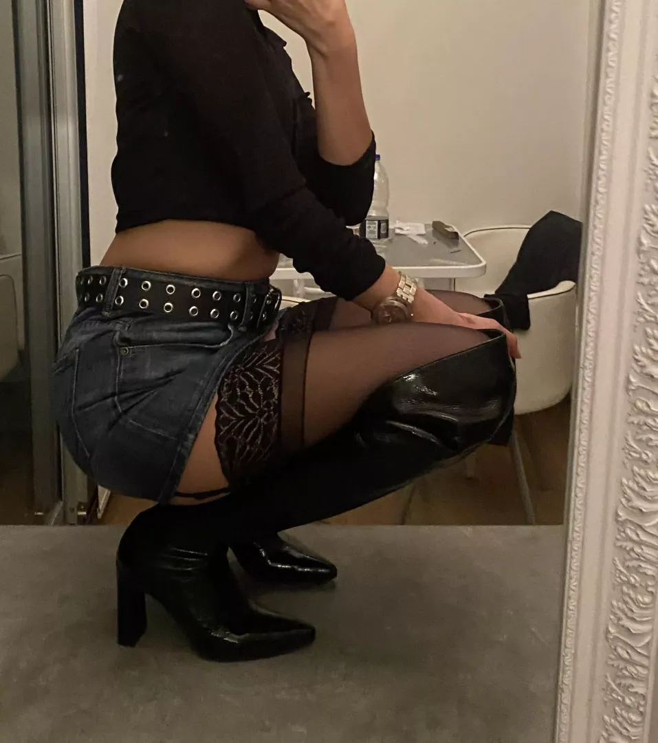 Are you ready to be humiliated for the whole weekend by a goddess like me?