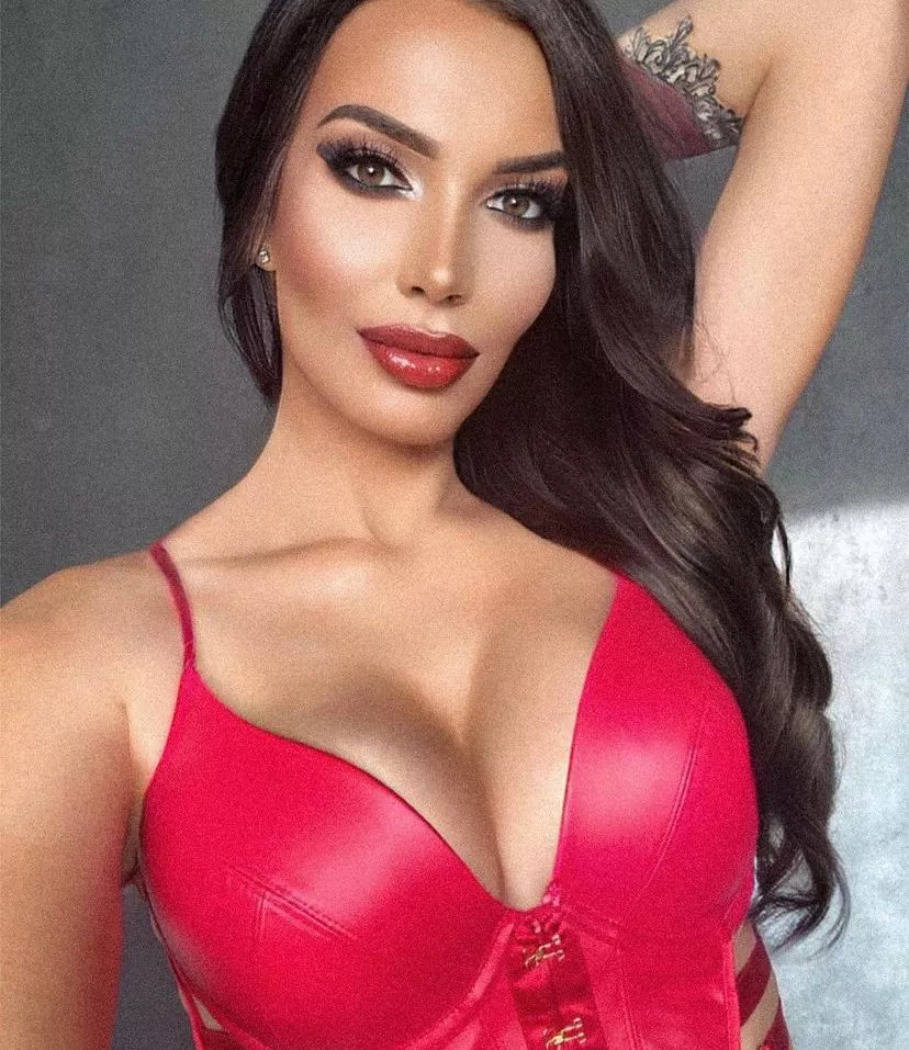 are you ready to play with mommy 💋