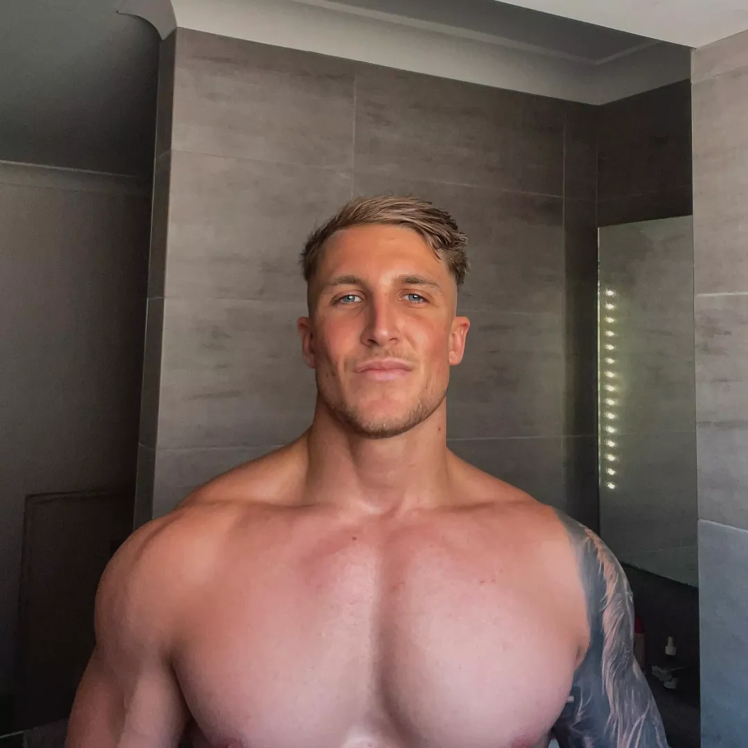 ARE YOU TRAINING TODAY? [m]