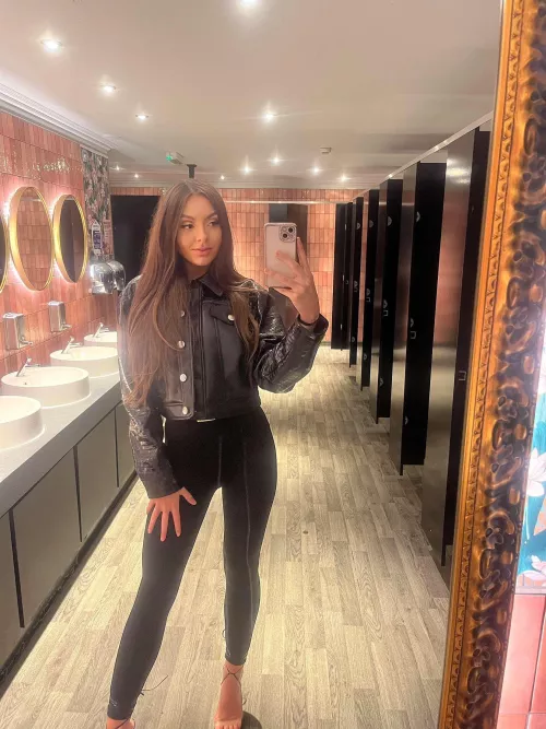 Argh I love wearing my see thru Leggings