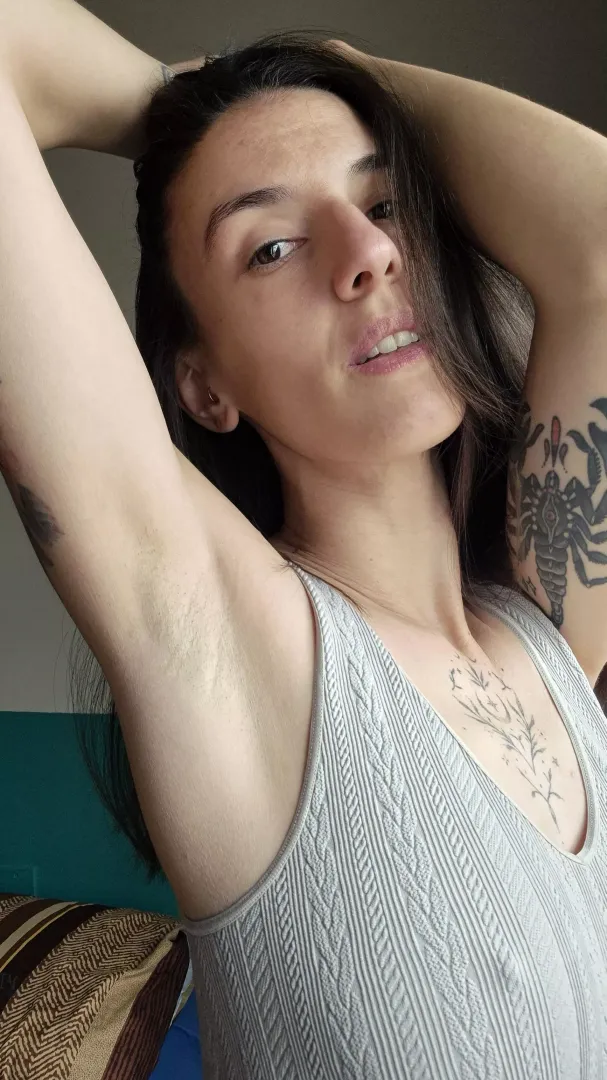 Arms up🥵