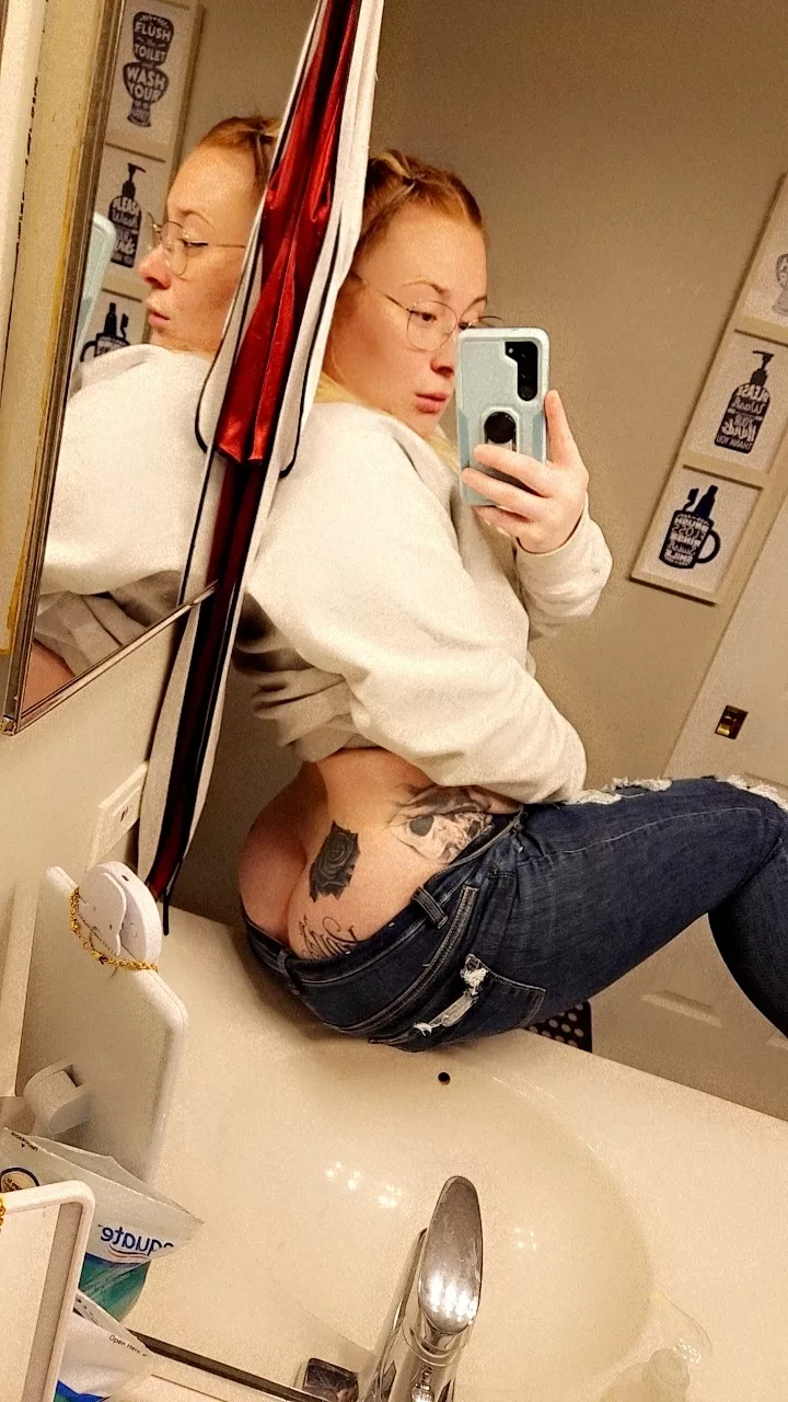 Ass 🍑 in these jeans 😈 [OC]
