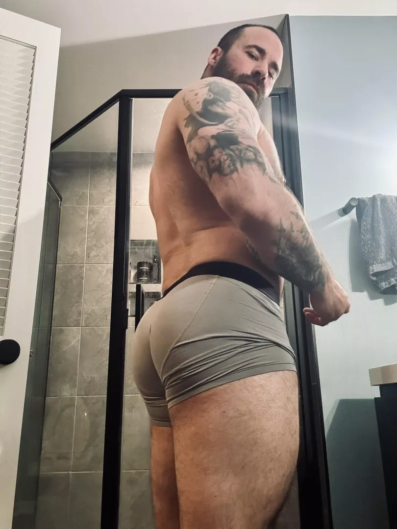 Ass is looking juicy 