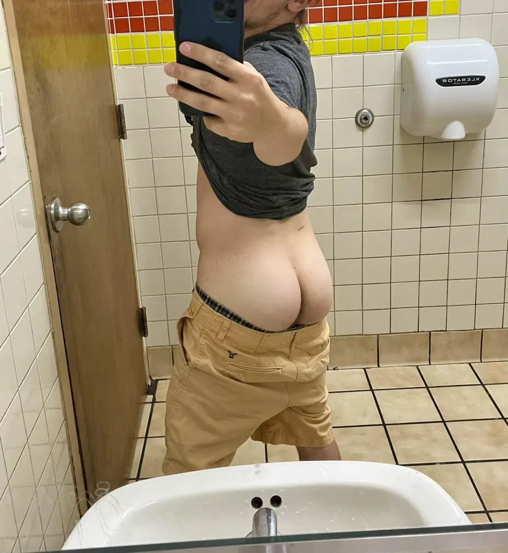 Ass out in public