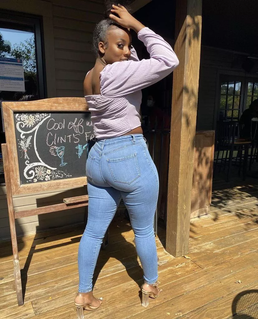 Ass sit up