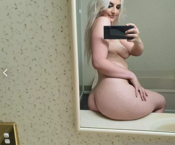 Ass, Thighs n Eyes 💕