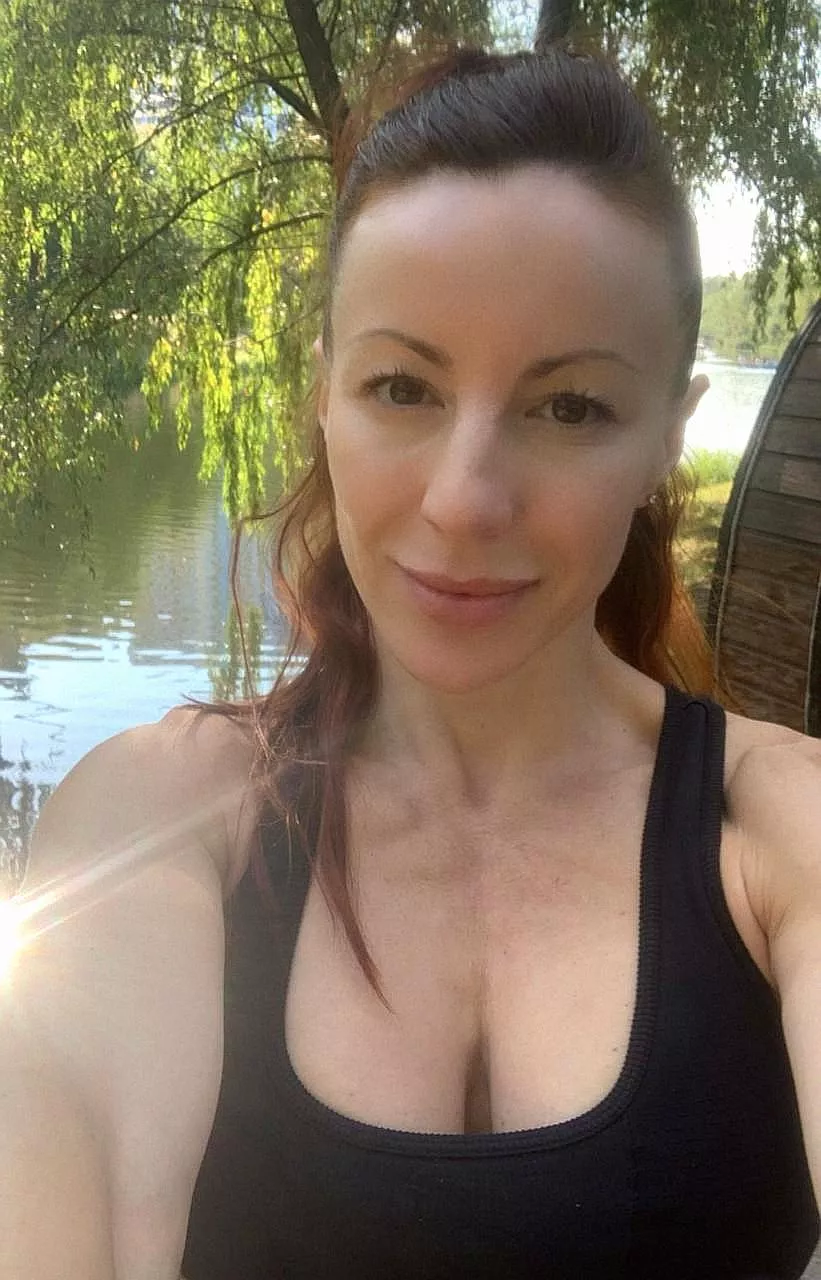 At 44-years-old one of my favorite things to do is take a walk in nature. Would you fuck me under this tree?