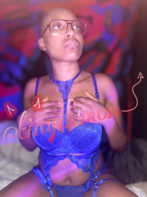 Available for premade [pic] [vid] [GFE] dm me for my menu !🫶🏽