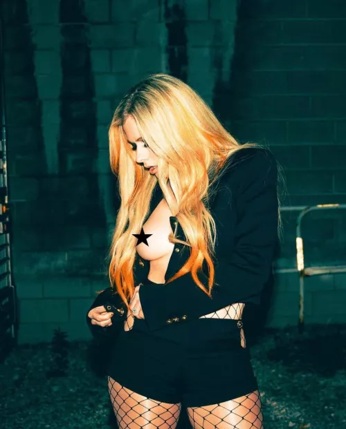 Avril's got me pumping with both hands