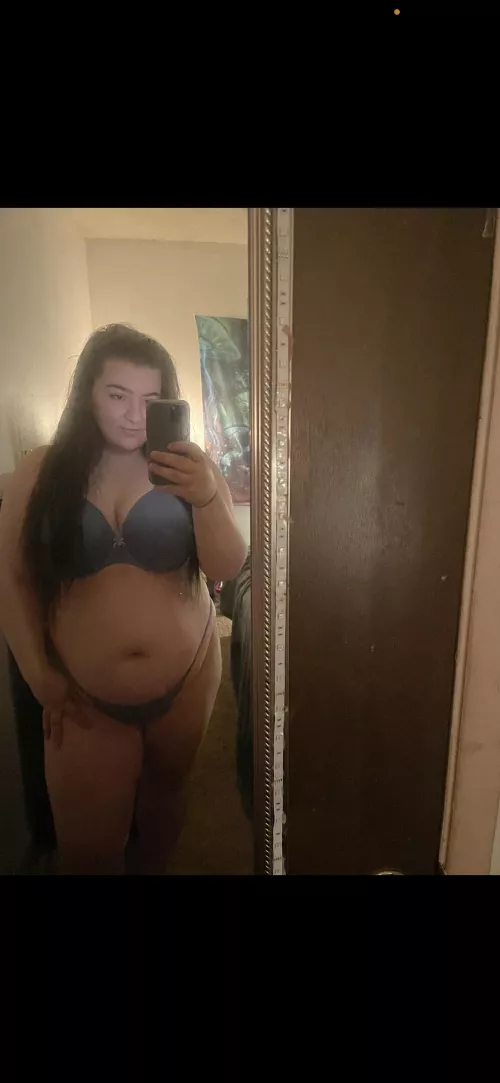 back from a break w/ new lingerie😋