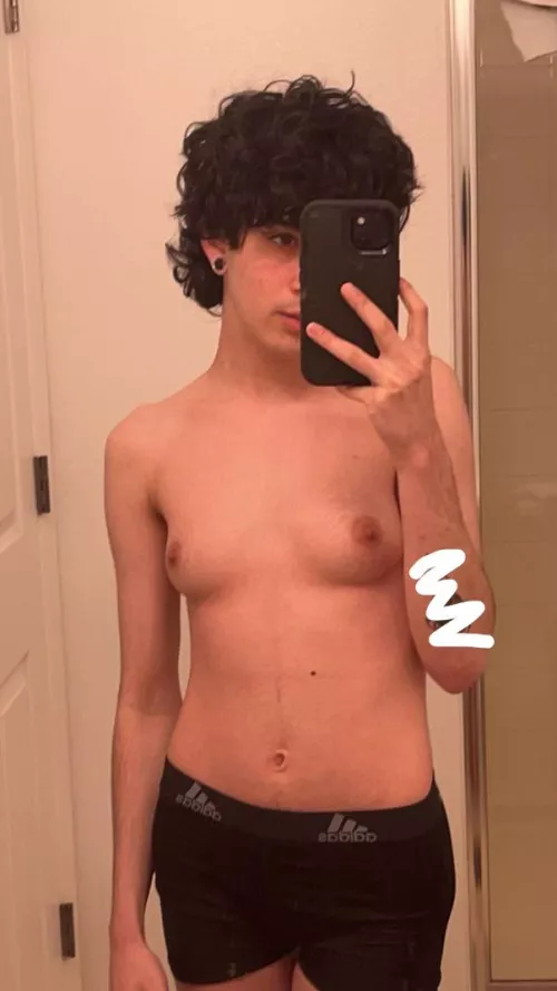 Back when my hair was super fluffy 🥺 anyone wanna play with it?