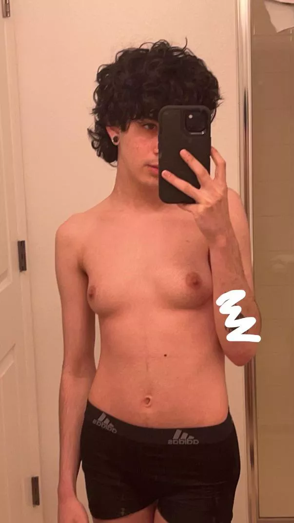 Back when my hair was super fluffy 🥺 anyone wanna play with it?