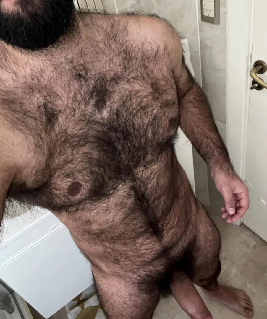 Badly in need of some musky, hairy, sweaty mansex
