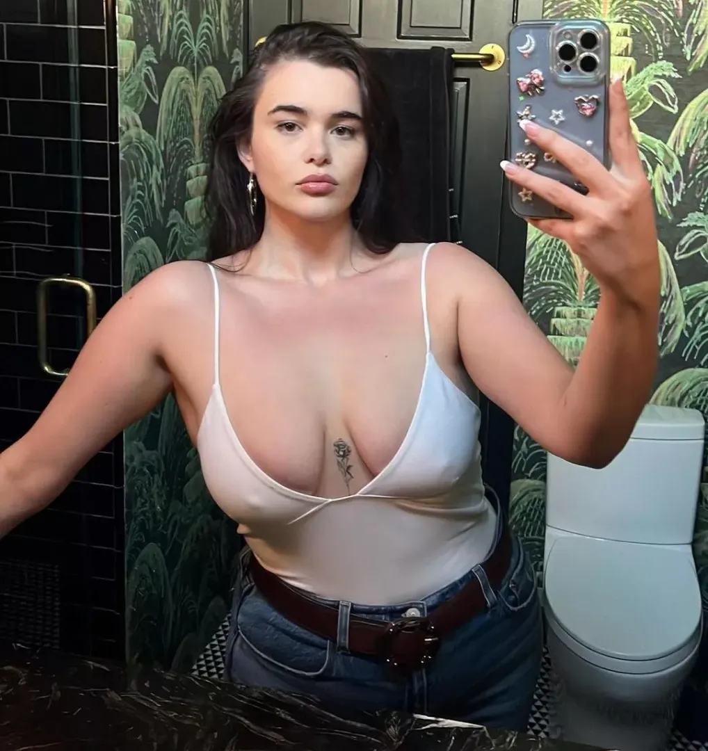 Barbie Ferreira 