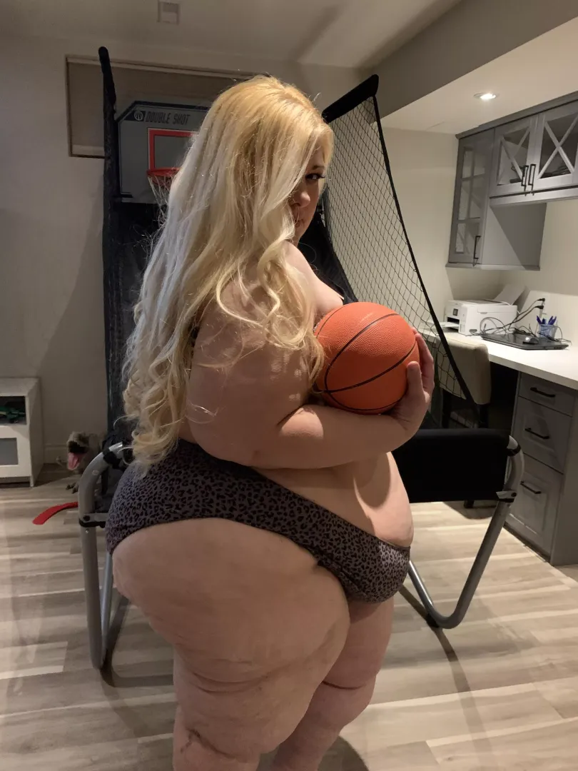 Basketball anyone? 💋