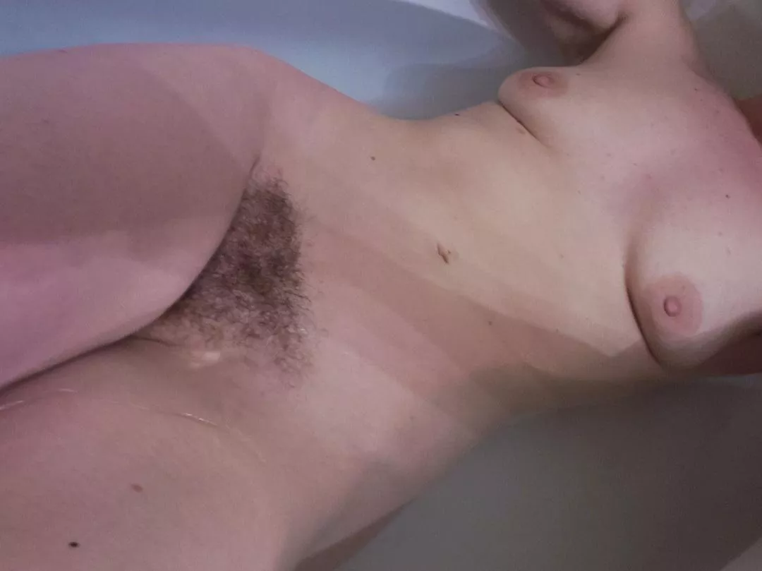 bath and a bush 😋
