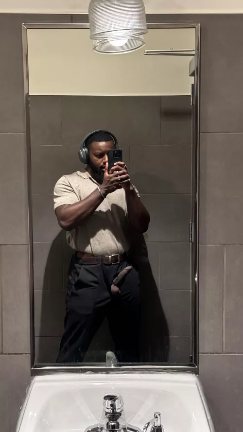 Bathroom break (23)