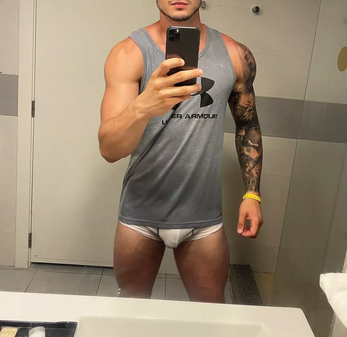 Bathroom bulge feeling BIG BIG BIG today great workout