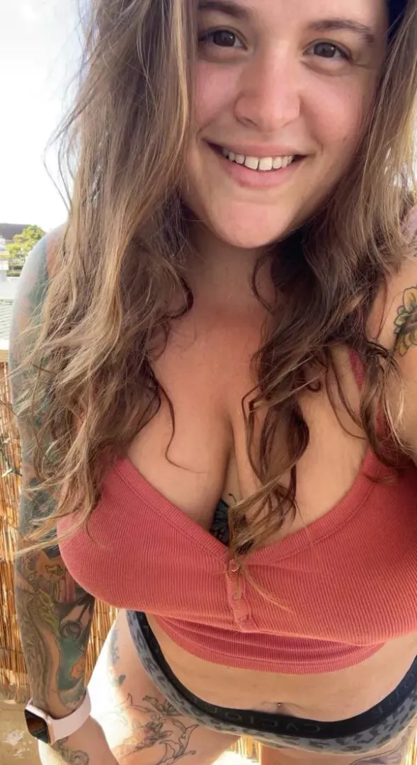 bbw stoner covered in tattoos, let my curves melt your stress away!