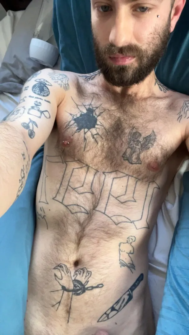 Be honest, would you join me in this bed? 🥹