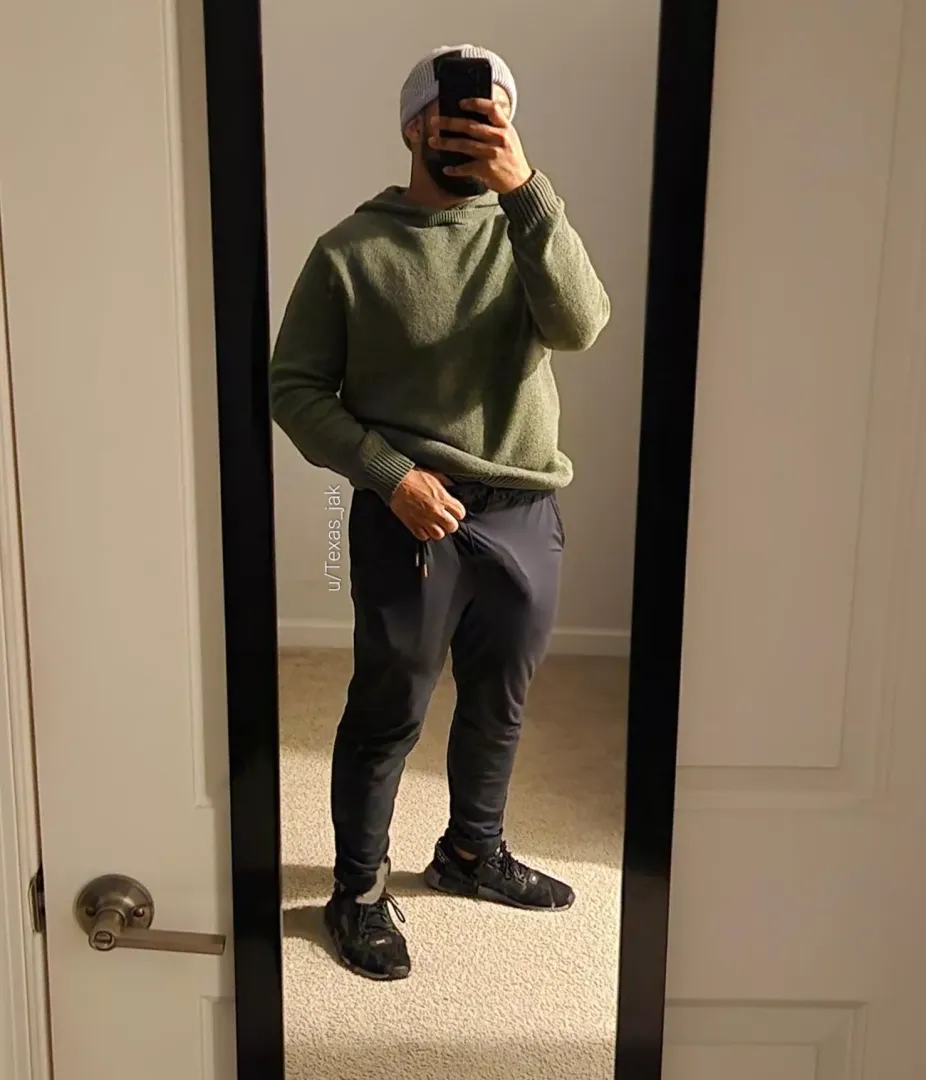Be honest. Would you stare? 👀